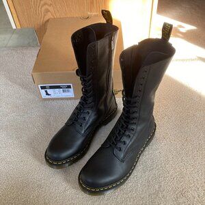 1B99 14-Eye Zip Boot